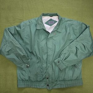 Easton Men's Windbreaker in Forest Green